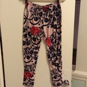 Brand New Leggings w Black Ornamental Rose Detail